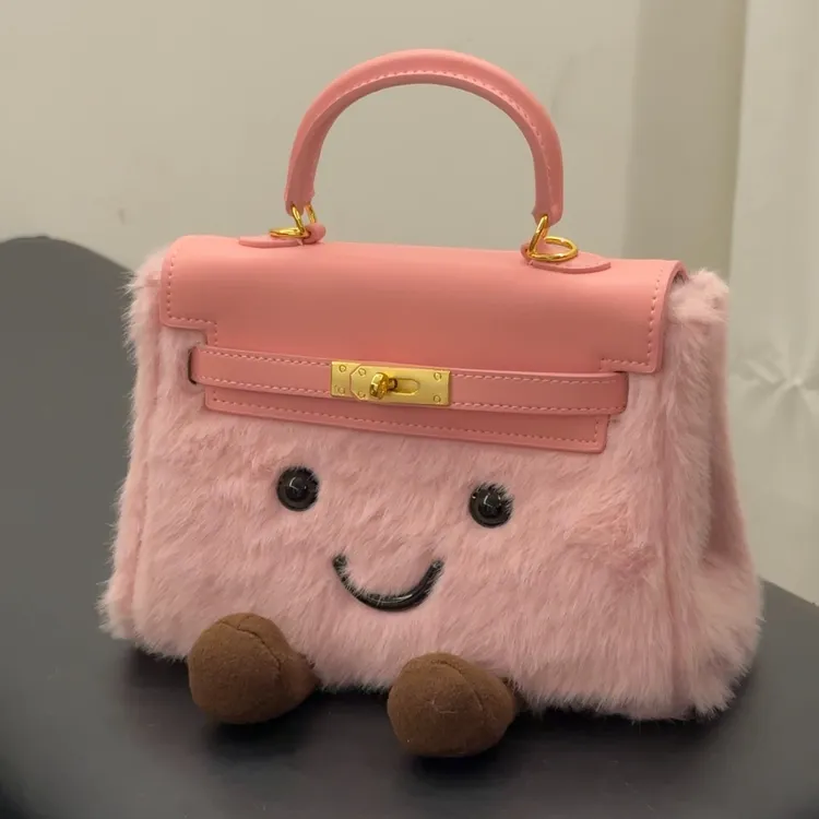 ONE吉利猫jellycat联名款kelly毛茸茸玩偶包可爱毛绒小精灵凯莉包