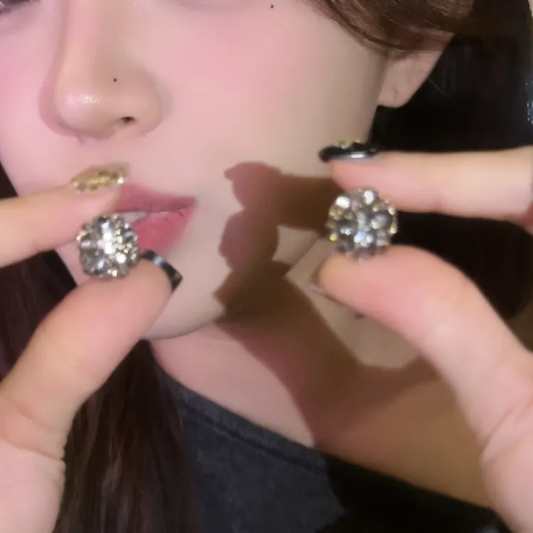 铜合金耳饰 普通金属爆款闪钻球球耳环女高级超闪网红耳扣耳饰