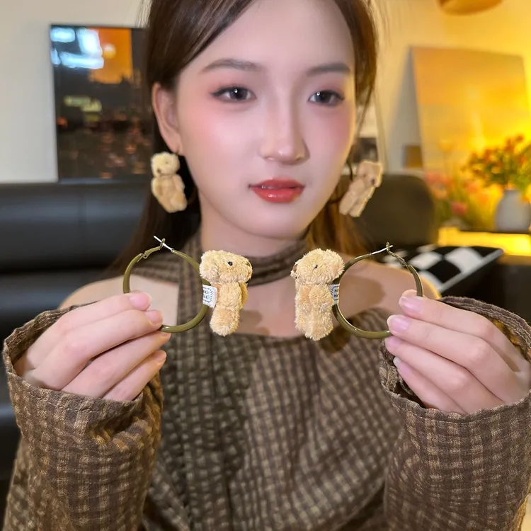 铜合金耳饰 治愈系毛绒小熊耳圈～～个性耳环小众复古可爱圈圈耳饰