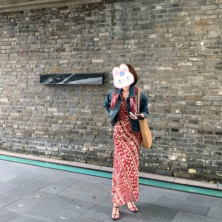 一眼明艳超显白女神感斜裁完美身材飘飘连衣裙BB50150