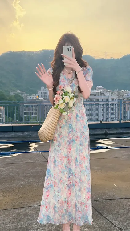 法式设计感碎花收腰短袖连衣裙女夏季新款温柔气质长裙9100