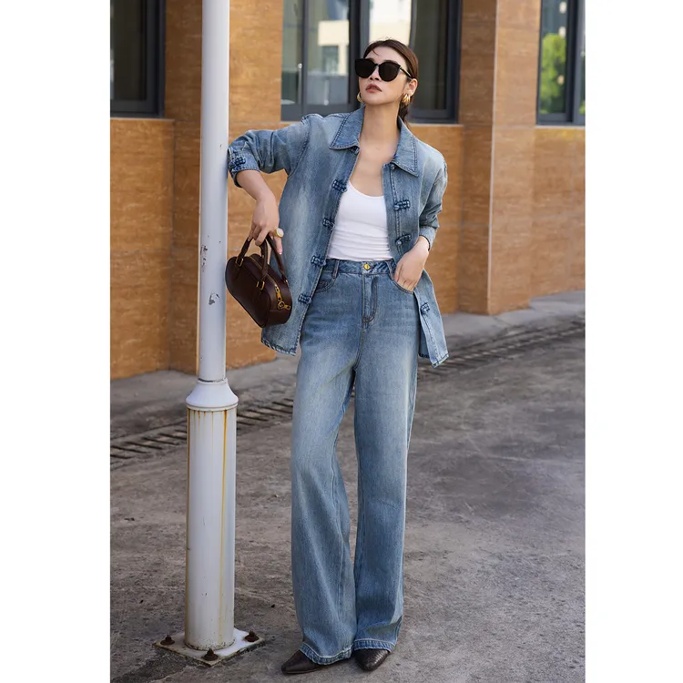 一整套高级感穿搭复古港风套装秋季设计感盘扣牛仔外套长裤两件套