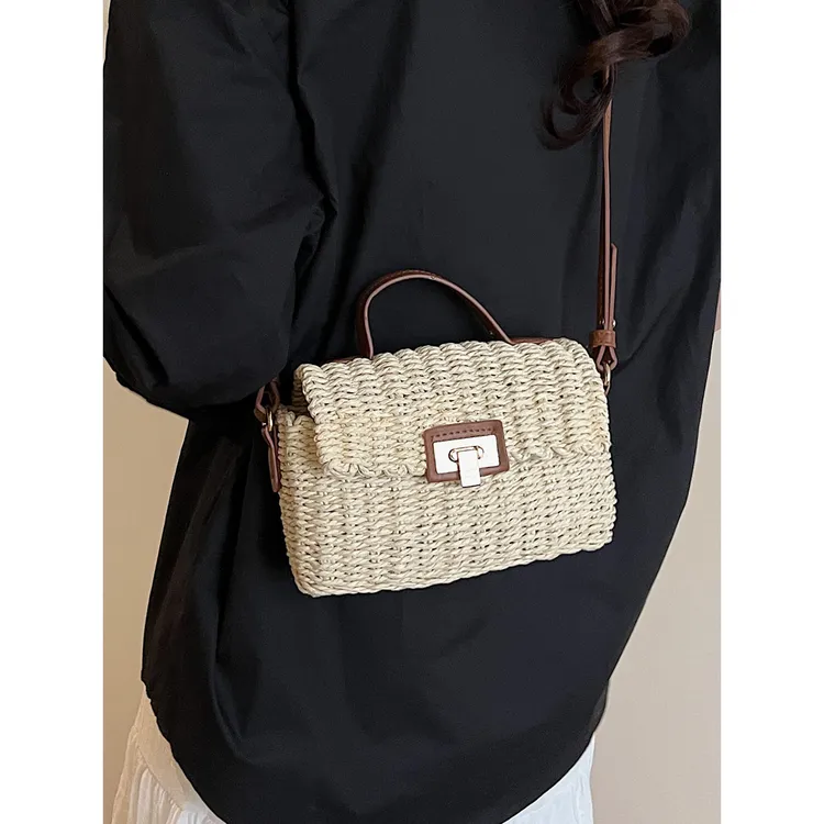 手工编织草编包女夏天2025新款斜挎手提小方包休闲海边度假沙滩包