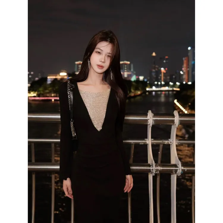 溪溪靓衫星落黑曜冬季深V拼接长袖抽褶收腰包臀鱼尾连衣裙