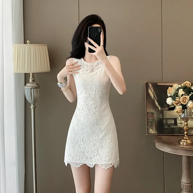 夏季新款气质显瘦公主裙显瘦正肩版型连衣裙无袖白色蕾丝通勤旗袍