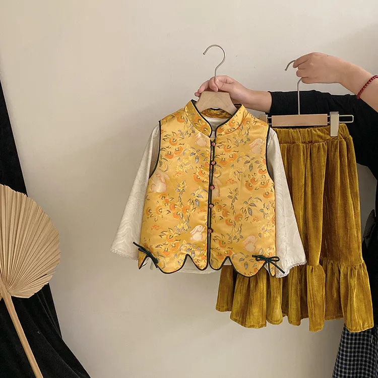 【安安家】女童秋季新款新中式立领马甲打底衫半身裙子三件套R25553