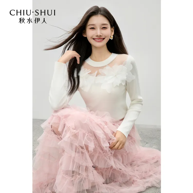 秋水伊人优雅蕾丝上衣2025年秋季新款百搭毛针织衫625384M344209