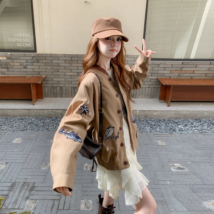卡其色美式复古甜酷风刺绣短外套女2025秋季新款小个子炸街棒球服