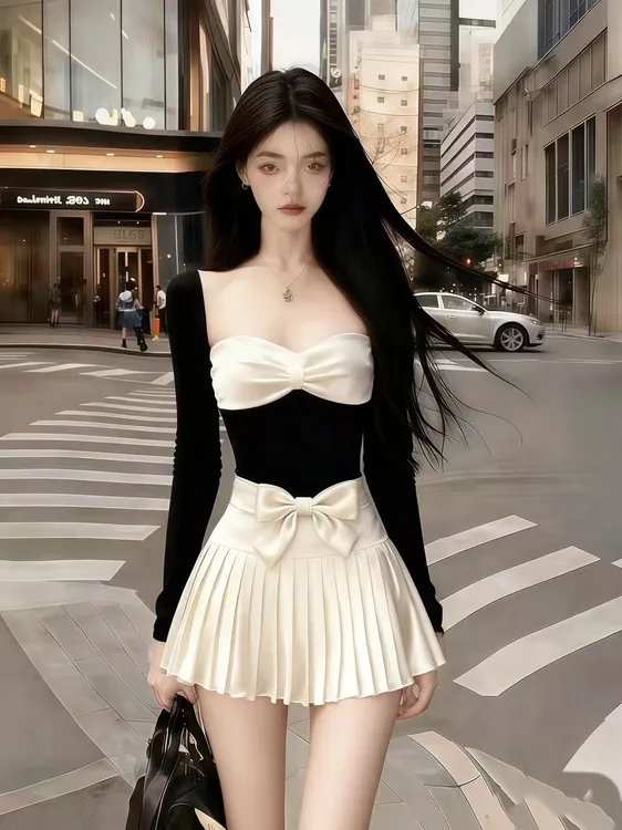 新款时尚少女风撞色桃心领长袖修身上衣+香槟色百褶半身裙两件套