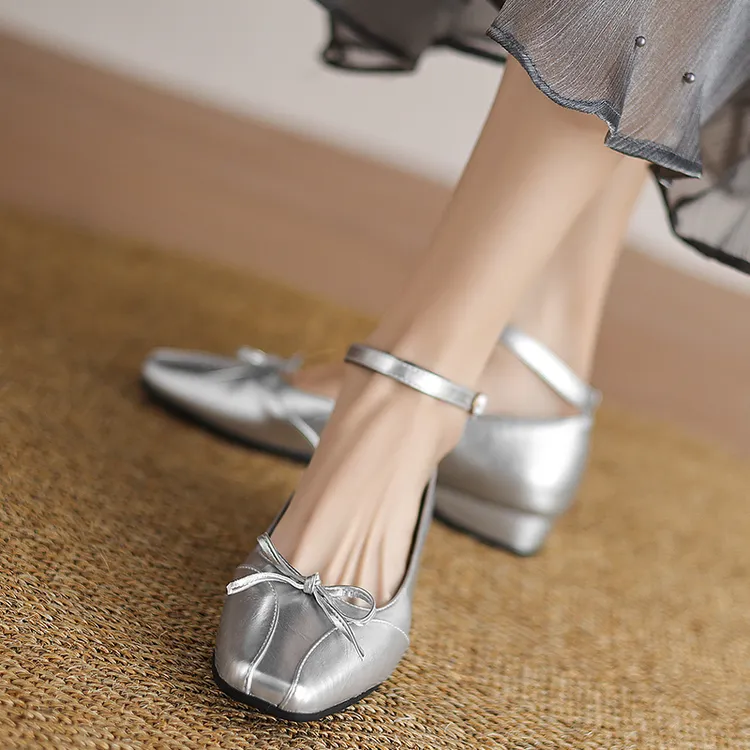 方头蝴蝶结一字扣带玛丽珍鞋平底百搭通勤单鞋大码法式粗跟复古