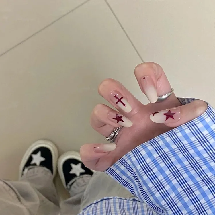 甜酷辣妹风十字架星星渐变穿戴甲小众简约显白美甲可爱中长款气质