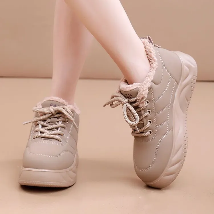 冬季加绒保暖棉靴女新款厚底休闲女鞋软底防滑防水面包鞋妈妈棉靴