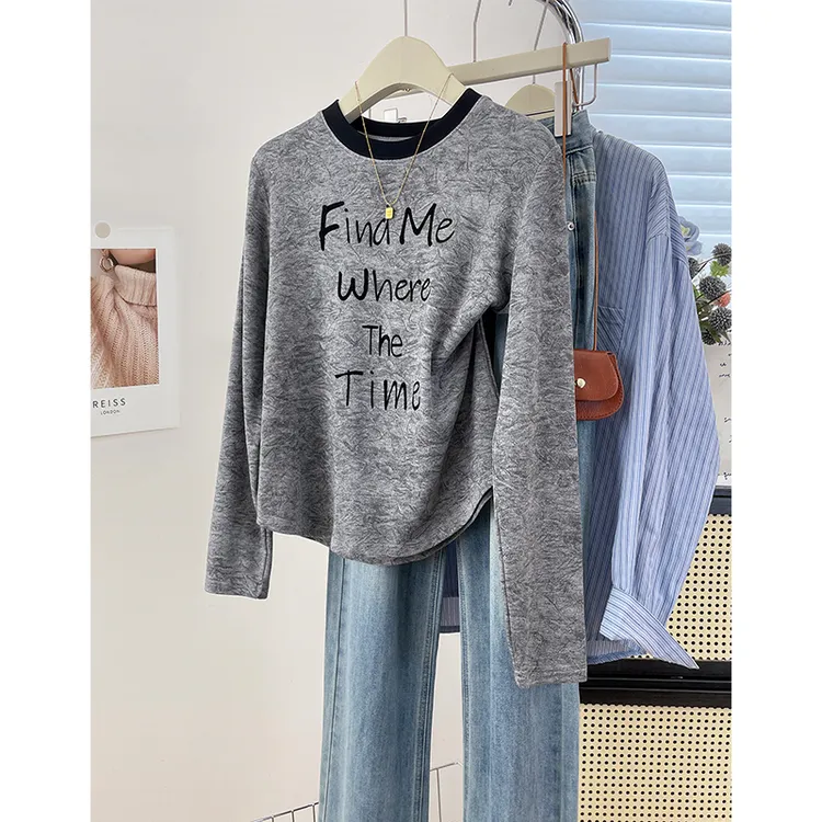 2025秋季新款植绒字母设计圆领长袖T恤小众独特慵懒休闲修身上衣