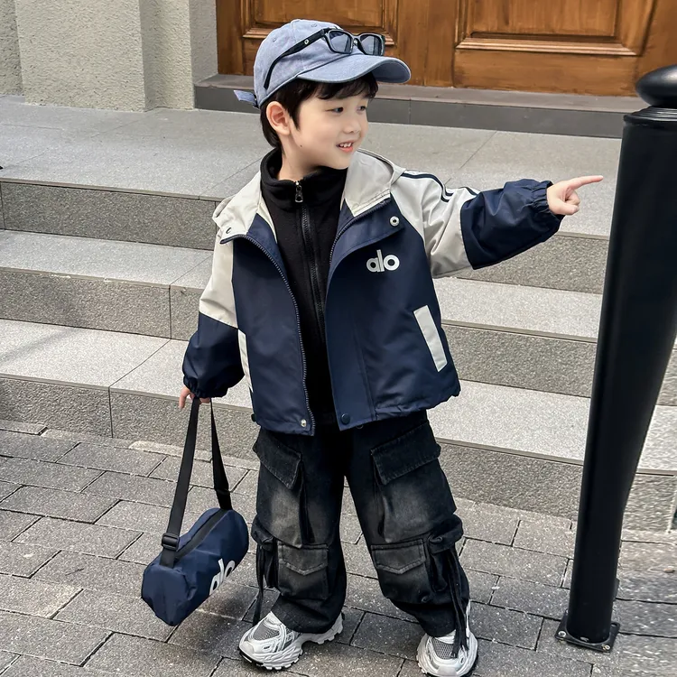 儿童装男童秋装外套2025新款宝宝痞帅小童炸街三合一可拆卸冲锋衣