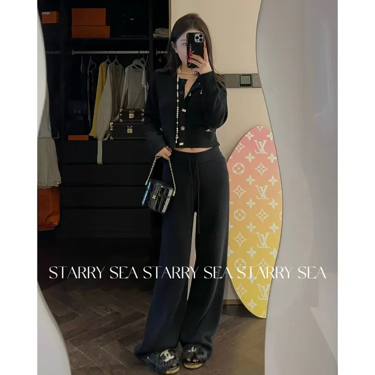 PP 羊毛设计感扣衫毛衣外套针织开衫 浣熊绒直筒长裤#PP0200TZ