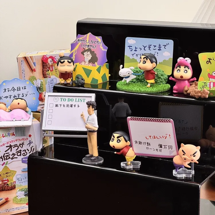 蜡笔小新留言板支架盲盒可爱周边玩偶摆件女生生日礼物送闺蜜装饰