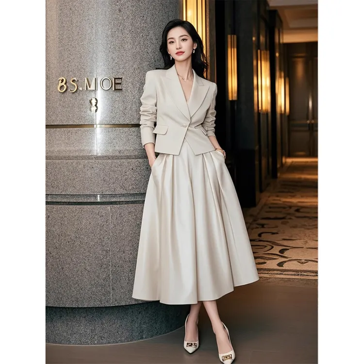 高级感气质女装2025春装洋气通勤时尚V领西装裙子两件套