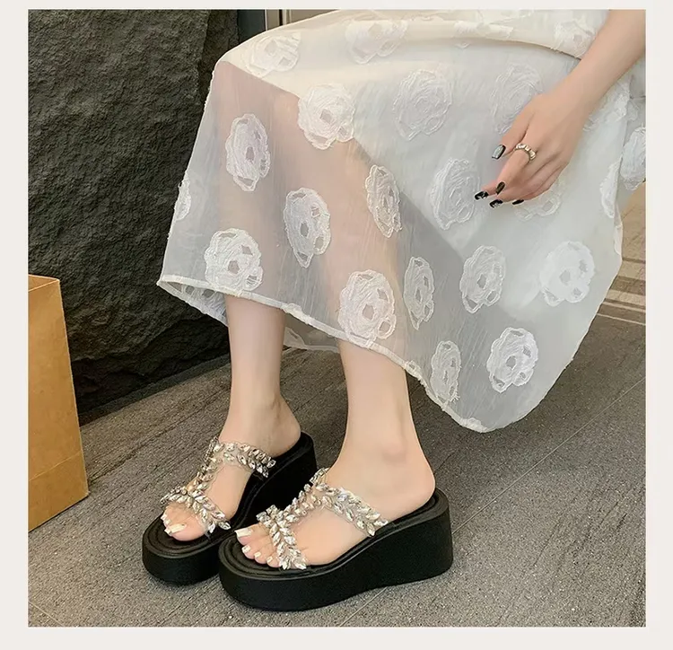 水钻高跟法式露趾女凉拖时装凉鞋人字拖百搭ins韩版