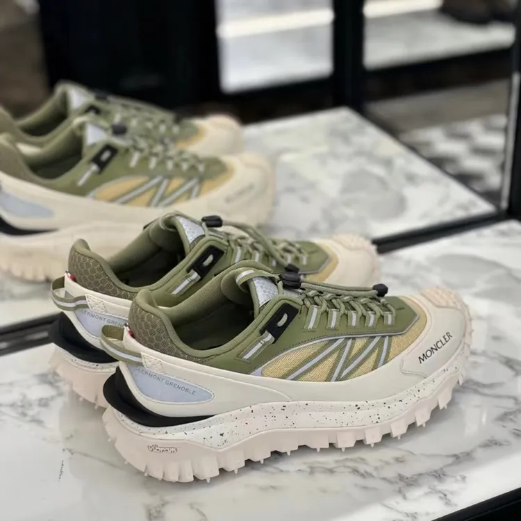 未使用 MONCLER 蒙口男款 老爹鞋