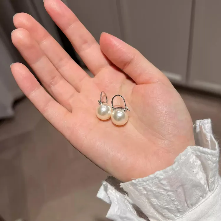 925银耳饰 冷白光14mm白金色茶壶简约经典优雅耳扣强光精致耳勾