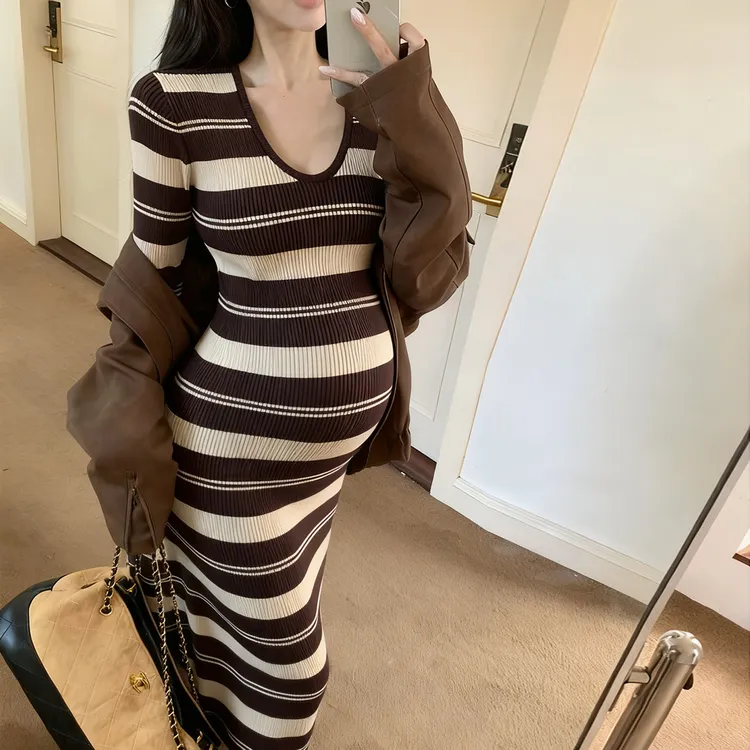 温柔孕妇装秋冬2025新款时尚连衣裙修身显瘦条纹打底裙拖地长裙潮