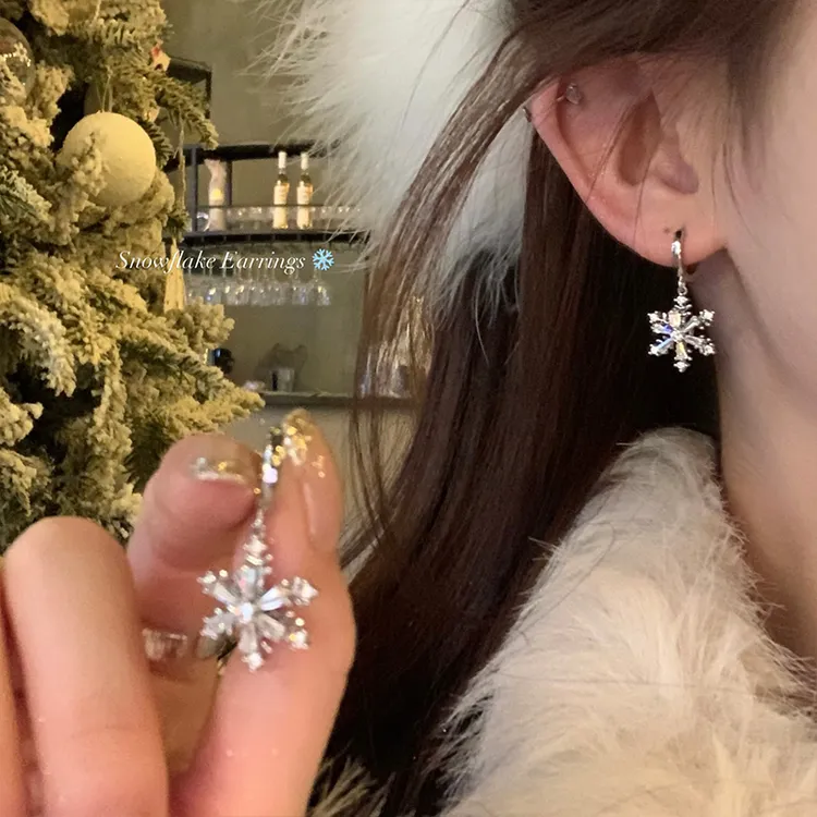 铜合金耳饰 可旋转的闪锆精致雪花流苏耳环时尚耳饰女耳钉耳扣