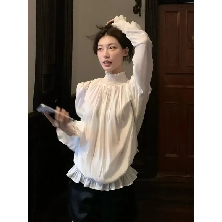 2025秋季新款纯白美学备温柔简约花瓣袖奶白长袖衬衫上衣