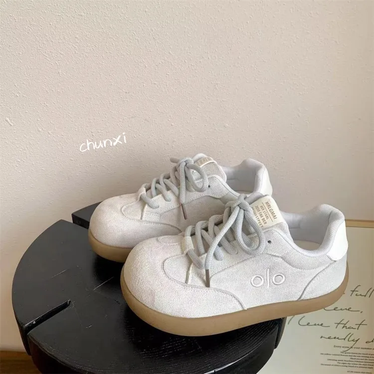 厚底面包小白鞋女2026新款ins潮百搭休闲运动板鞋小众设计感鞋子