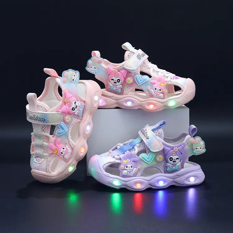 女童库洛米带灯夏季新款透气宝宝运动凉鞋女孩防滑包头沙滩鞋软底