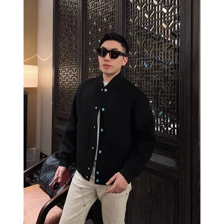 时尚潮流纯色百搭圆领夹克2025春秋轻奢简约情侣同款长袖外套上衣