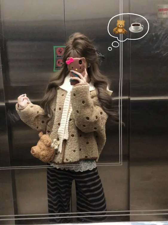 秋冬穿搭一整套韩系复古波点毛绒加厚保暖外套搭配条纹休闲裤套装