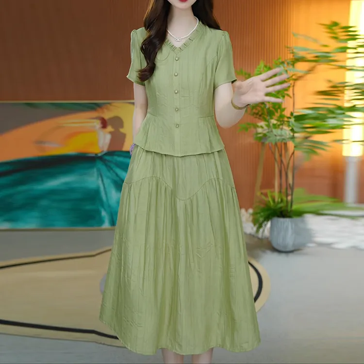2025夏季新款收腰显瘦裙子气质减龄遮肚子洋气时尚优雅短袖连衣裙