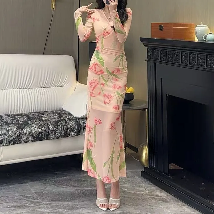 气质女人味轻奢V领长袖柳绿花红显瘦包身修身时尚百搭鱼尾连衣裙