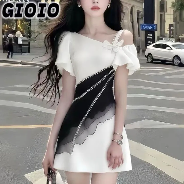 GIOIO新款时尚温柔知性风别致设计感斜领收腰连衣裙显瘦减龄氛围
