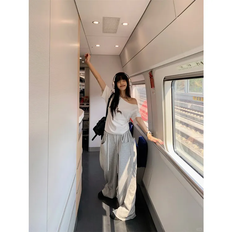 甜辣风印花斜肩上衣女2025新款夏季慵懒宽松抽绳百搭休闲裤两件套