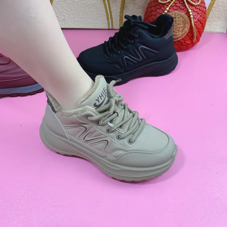 2025冬季加厚棉鞋女中老年加绒妈妈鞋软底防滑鞋防水保暖老人棉靴