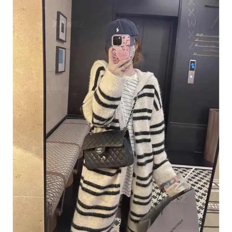 大码女装连帽宽松针织开衫韩版微胖显瘦穿搭条纹时尚慵懒风外套