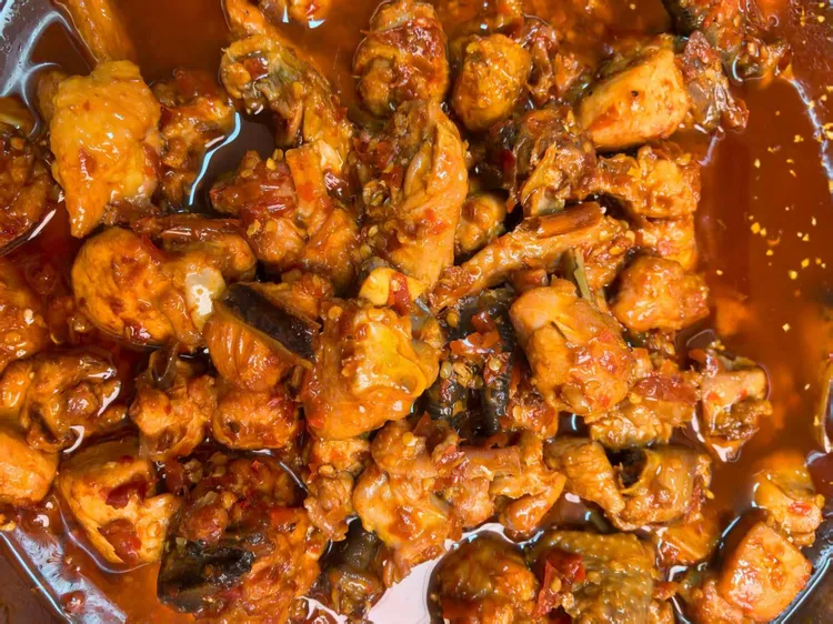 云南农家辣子鸡香辣下饭肉质鲜嫩好吃不贵