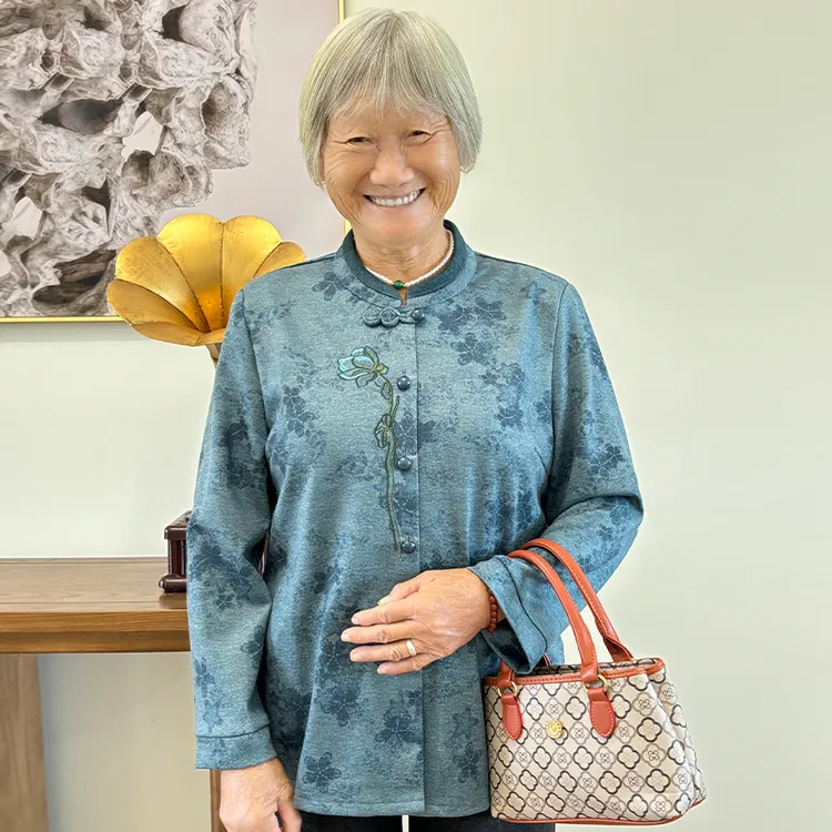 奶奶秋装绣花衬衫外套中老年人女装长袖上衣服老太太春秋妈妈