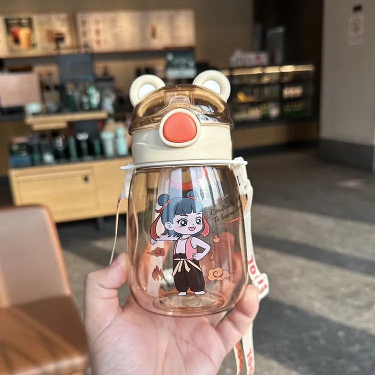 儿童新款哪吒吸管水杯宝藏文创可爱中国风小学生超萌夏季携带水壶