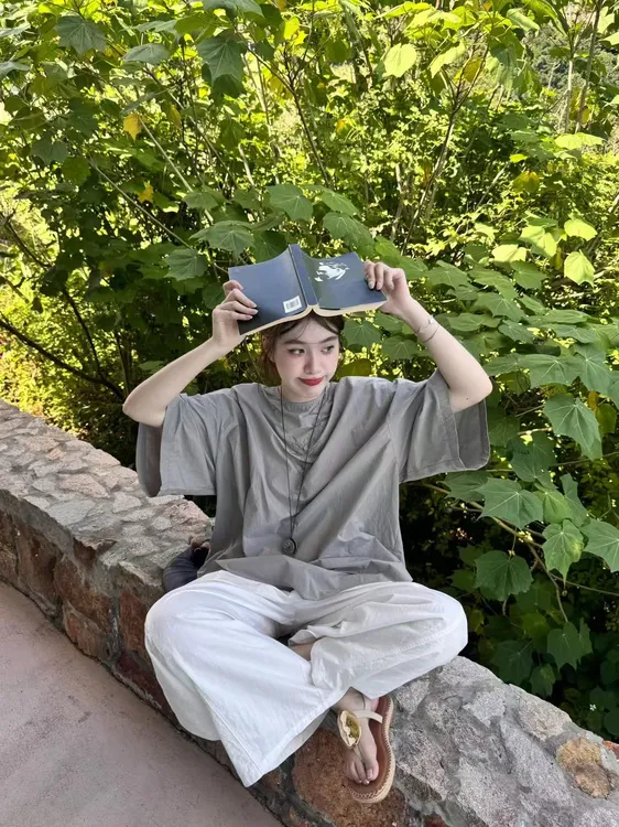 2025夏季新款韩系简约宽松圆领上衣高腰百搭显瘦休闲裤两件套装