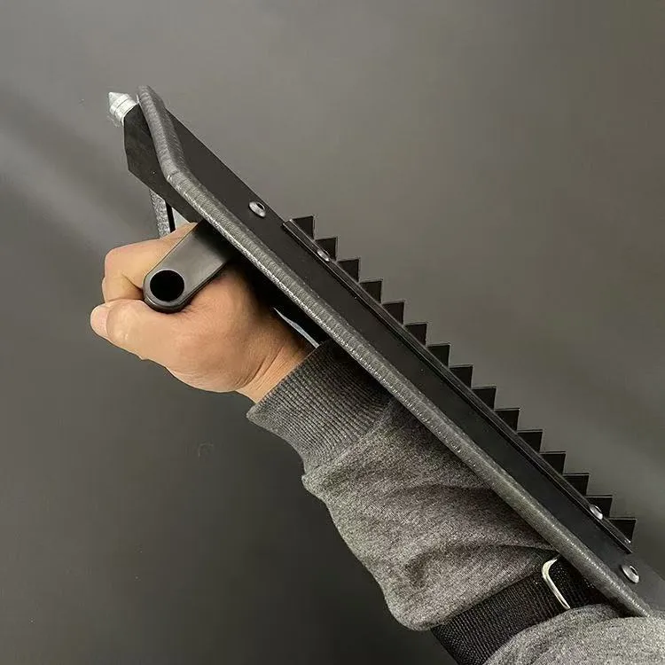 反恐防暴臂盾挡刀破窗拆个人防身防恐袭砍刺露营防野兽狗执勤盾牌