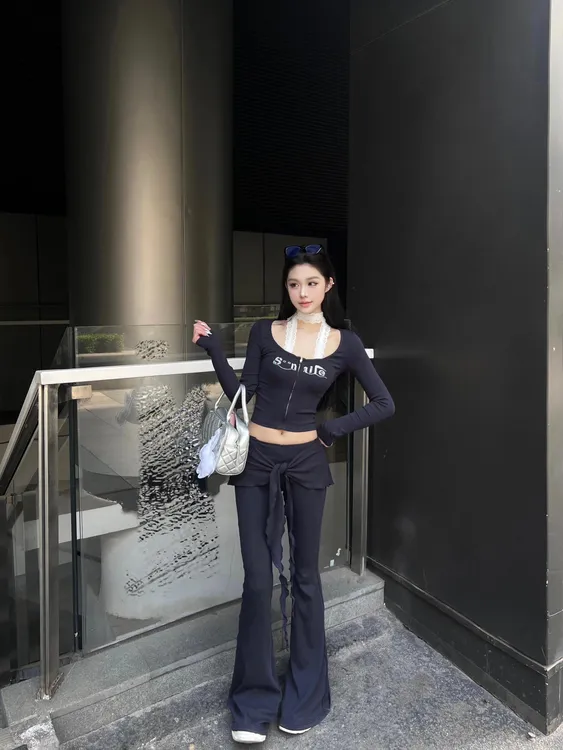 纯欲辣妹风印花上衣显瘦裤子两件套设计感秋季藏青色卫衣套装女