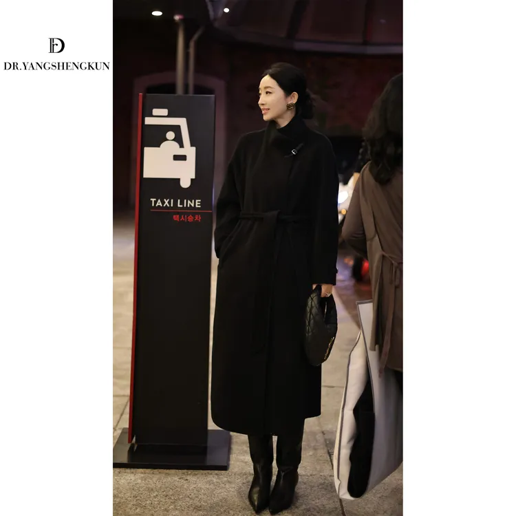 杨圣坤2025冬季新品羊毛羊绒混纺双面呢皮扣中长款大衣TR2510210