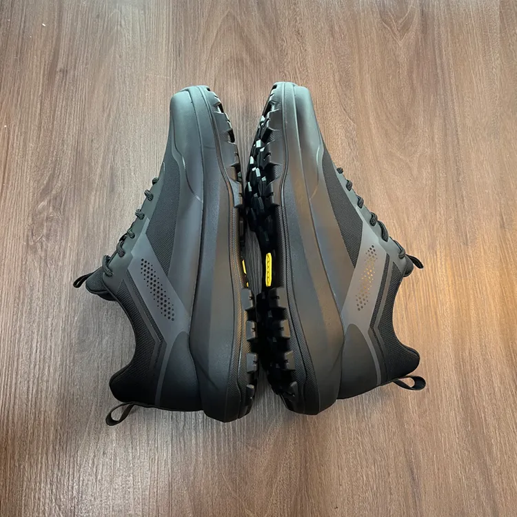 木林森秋冬百搭舒适男士户外时尚黑色休闲鞋防滑软底运动跑步鞋男