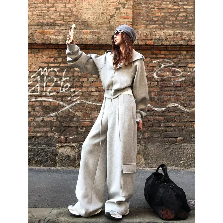 高级感运动服套装女秋季宽松时尚慵懒风卫衣工装阔腿裤休闲两件套