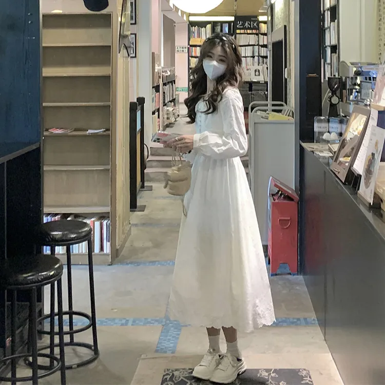 法式重工刺绣仙女长裙显瘦V领长袖连衣裙女纯色初恋长裙子秋季