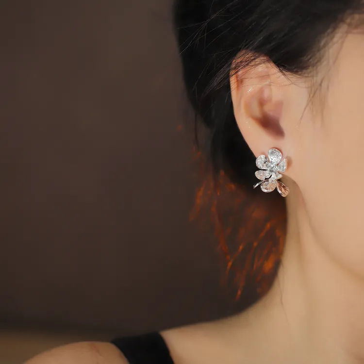 合金耳饰 韩国东大门双花朵耳环精致优雅时尚冷淡风肌理感耳钉女