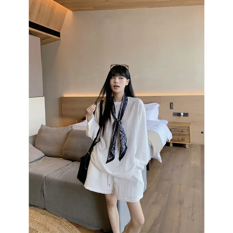 韩版纯色亚麻长袖防晒上衣+丝巾+松紧腰短裤时尚休闲气质三件套夏