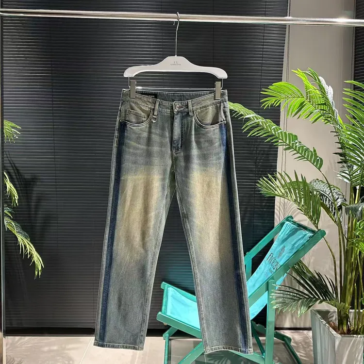 【久久】四季名店春夏上新“直筒微阔版型”时尚异色裤线牛仔裤
